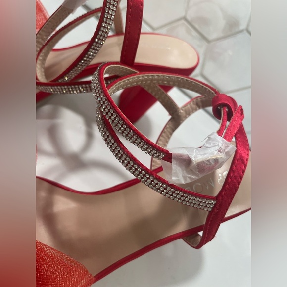 Top Moda RED Satin And Rhinestone Agatha Block Heels Bow Size 6.5 New / Box - Picture 4 of 9
